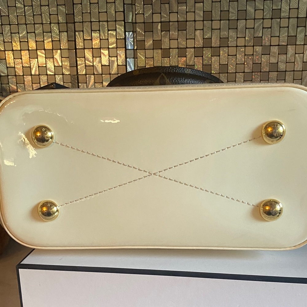 Louis Vuitton Patent Vernis Alma BB Cream and Brown Satchel - Picture 3 of 10